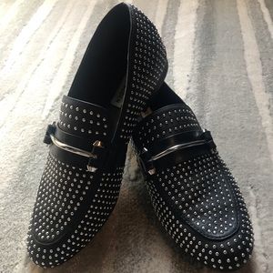 Sz. 10 Studded Steve Madden Flats